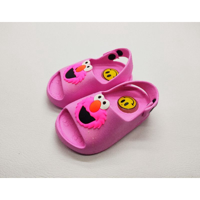 SANDAL BAIM ANAK MOTIF ELMO BERBUNYI CITT...CITT.. TERBARU / SANDAL ANAK TALI BELAKANG WUCU / SANITA / YUTU 725D BERBUNYI CITT..CITT/ SANDAL SLIP ON ANAK / SANDAL CASUAL ANAK-ANAK / SANDAL ANAK LANDAL JEPIT / SANDAL CASUAL ANAK / SANDAL KOKOP / SLIP ON