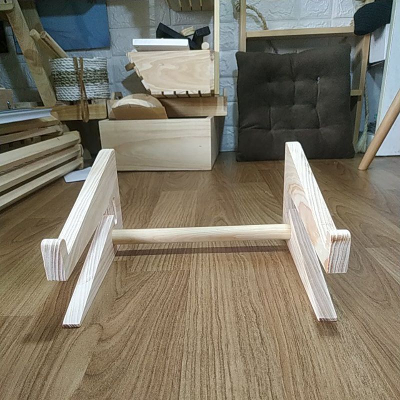 STAND PORTABLE KAYU PENYANGGA / TATAKAN lAPTOP NOTEBOOK LIPAT MURAH / MEJA LAPTOP Stand Laptop Stik Kayu Meja Stand Monitor Portable Unik Kayu Pinus Teksture Bersih Rapi kwalitas premium