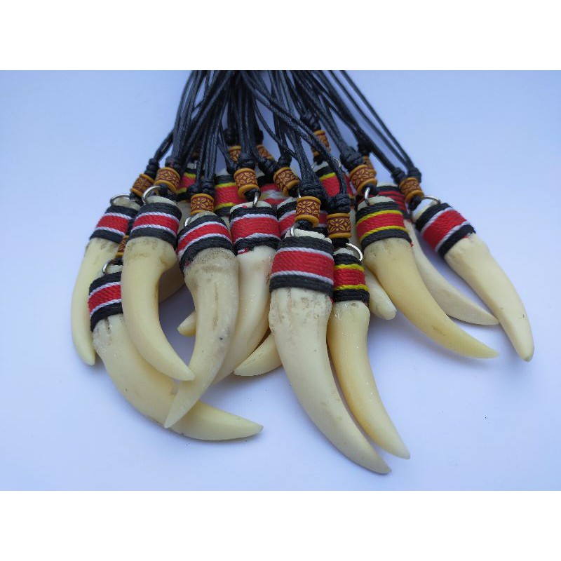 kalung etnik taring macan
