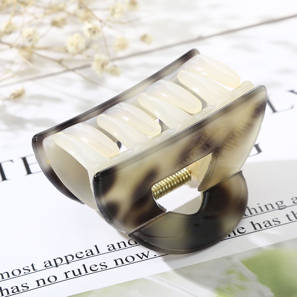 Korean 6cm Hair Clip Fashion Simple Claw Clips Women Wild Hair Clamp Girls Hair Accessories