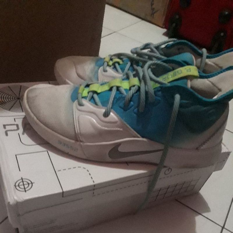 Sepatu basket Paul george 3