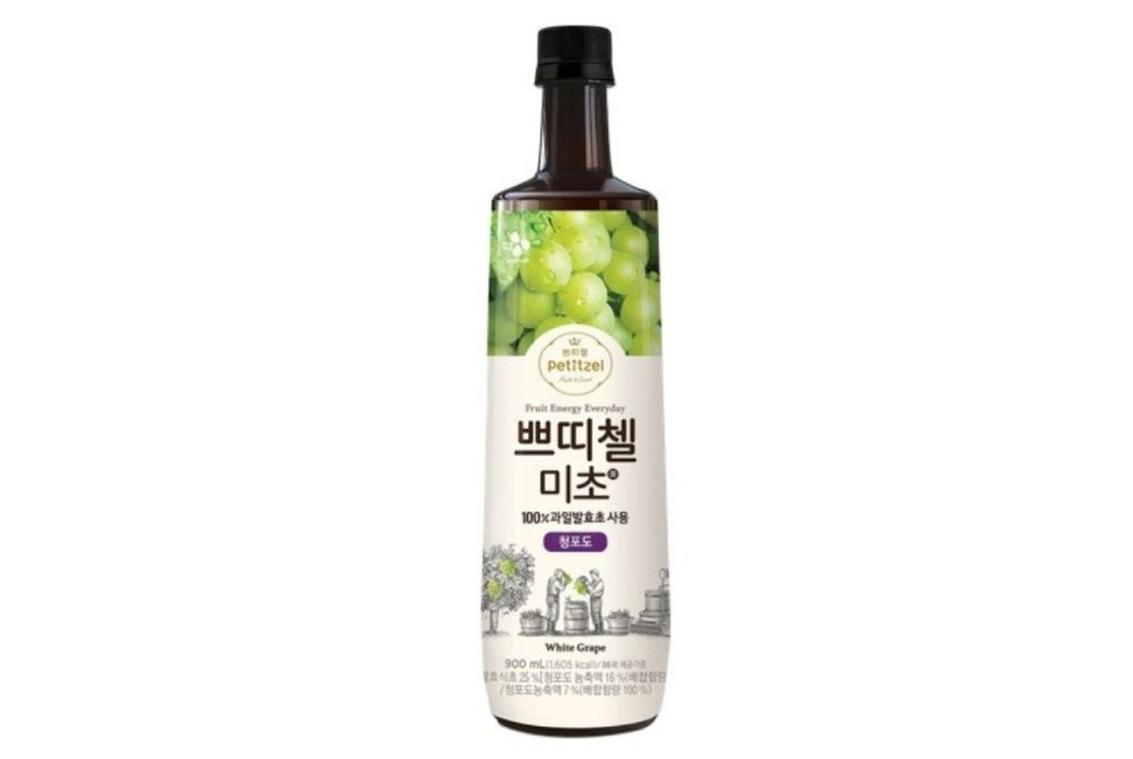

CJ Petitzel Micho Fruit Vinegar for Drink (WHITE GRAPE) 900ml / Minuman Cuka Anggur Hijau