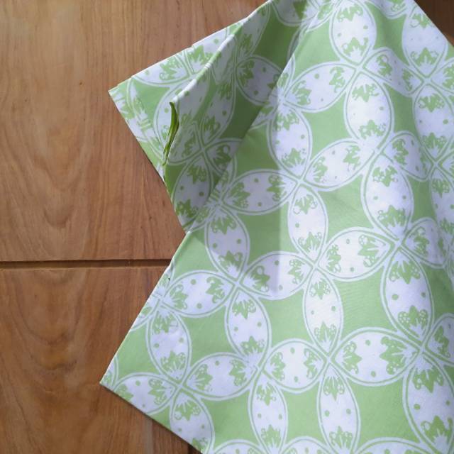 Kain Batik cap katun sewarna hijau pastel motif kawung kembang