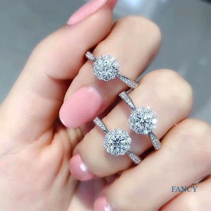 Cincin Desain Bunga Bahan Cubic Zirconia Warna Silver Untuk Wanita