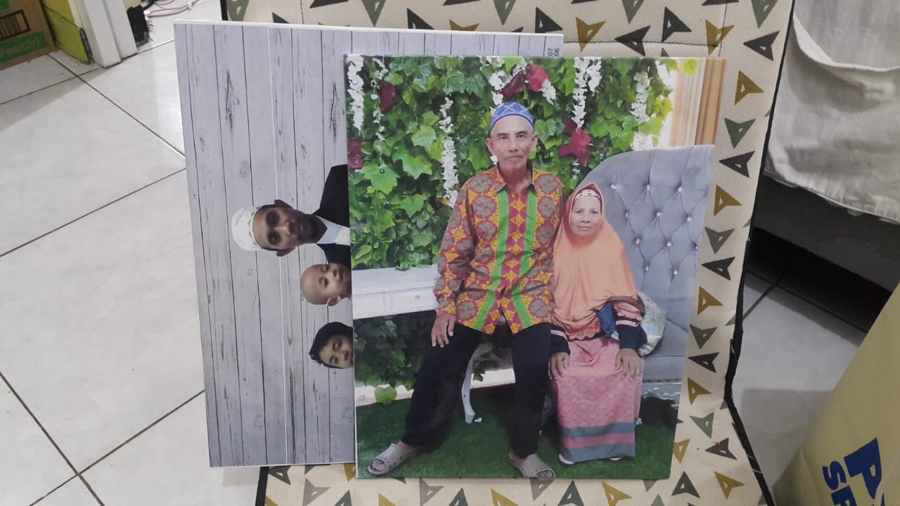 Cetak Foto 20x30cm Bingkai Frameless