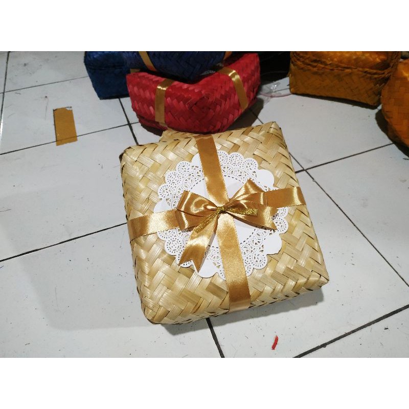 besek bambu natural hias pita+renda 18x18 sepasang (wadah&tutup)