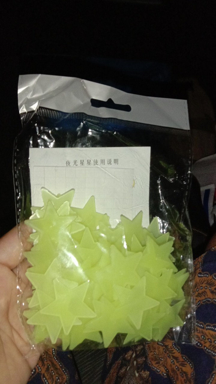 Isi 100 Pcs Stiker Bintang Glow In The Dark Menyalap Dalam Gelap