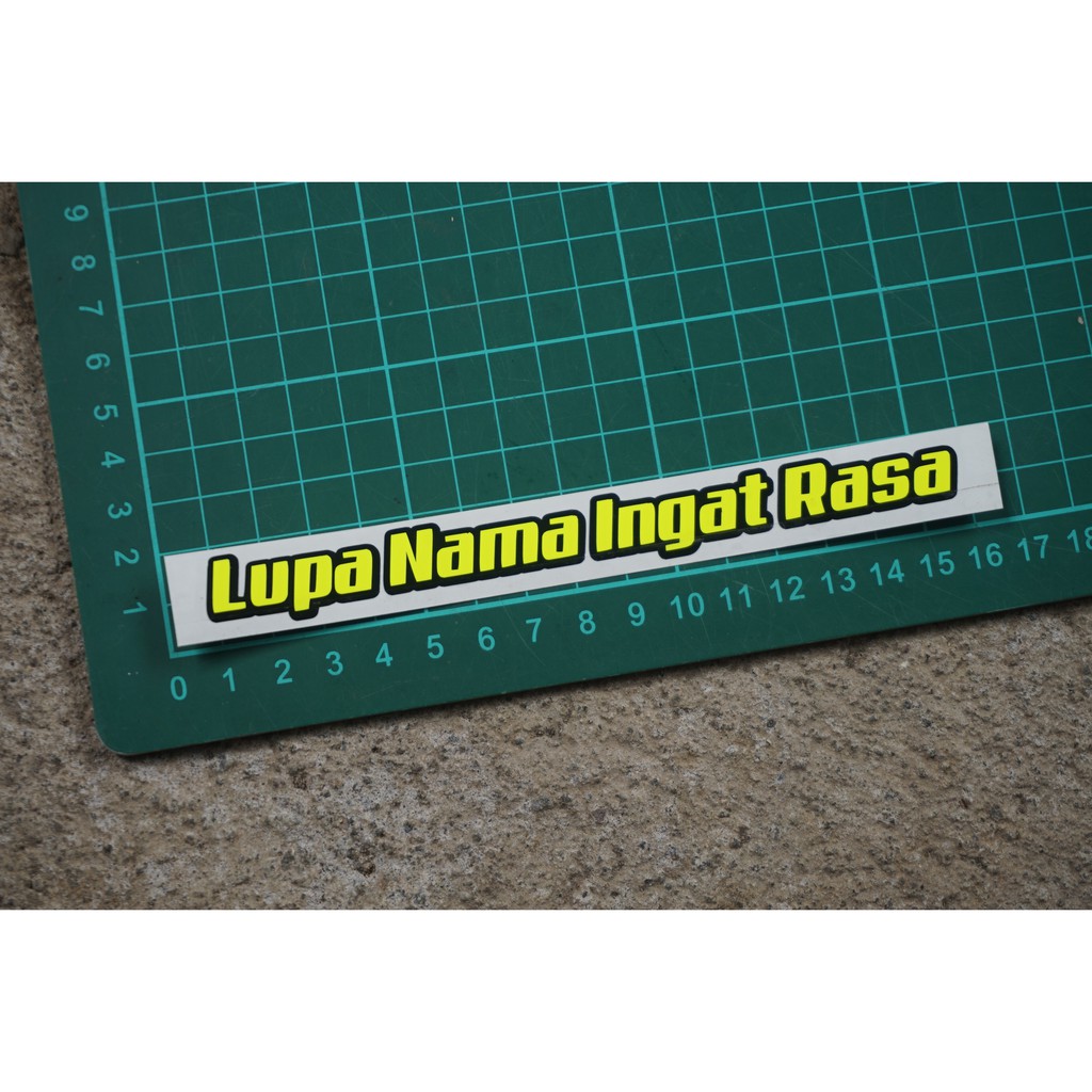 

sticker visor lupa nama ingat rasa stiker cutting
