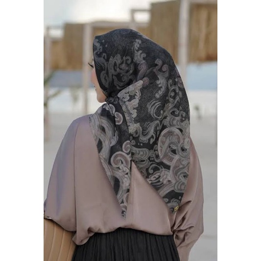 Buttonscarves Wave Series Black