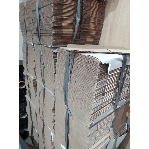 

Dus Packing Panjang 19cm Tinggi 7cm Lebar 12cm