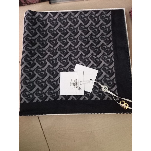 Bimu Midnight Buttonscarves