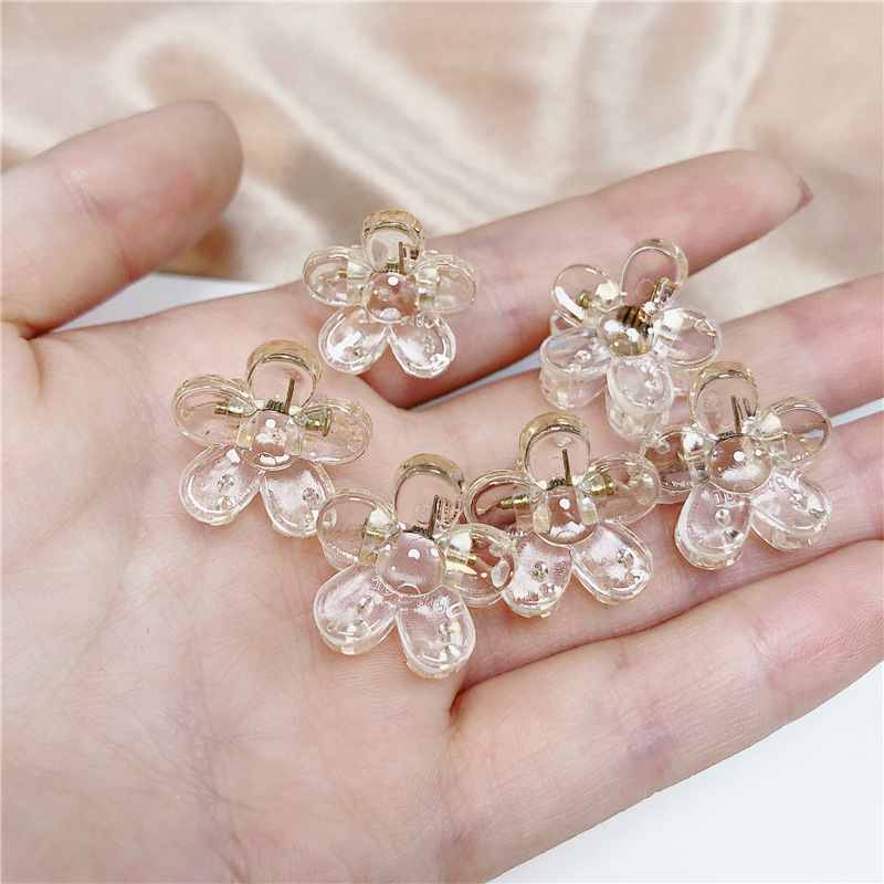 Magic789 Lovely Girls Acrylic Small Flower Hair Claw Clip Braiding Tool for Women Transparent Mini Hairpin