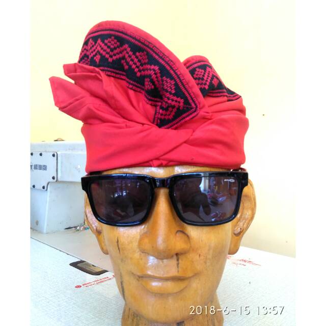 Udeng merah tepi songket alam