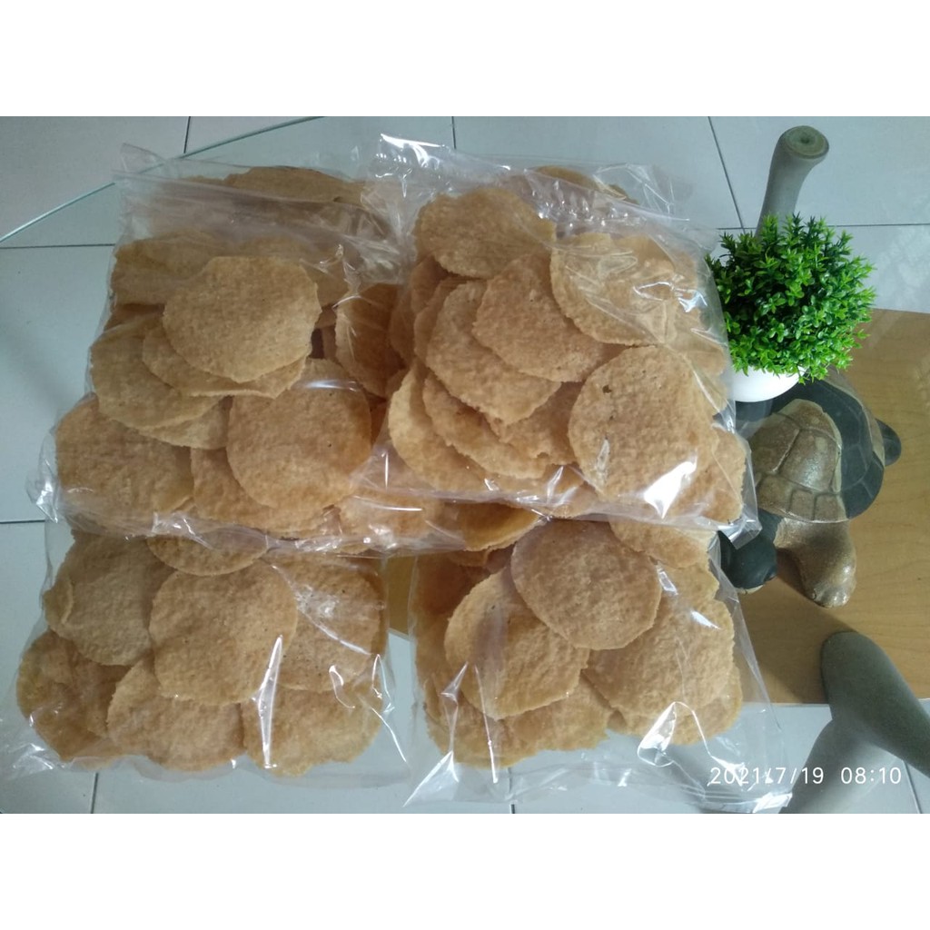 

KRUPUK GENDAR PREMIUM (MENTAH, TANPA DI JEMUR, LANGSUNG DI GORENG) RENYAH, 40 PCS