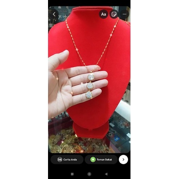 kalung replika berlian