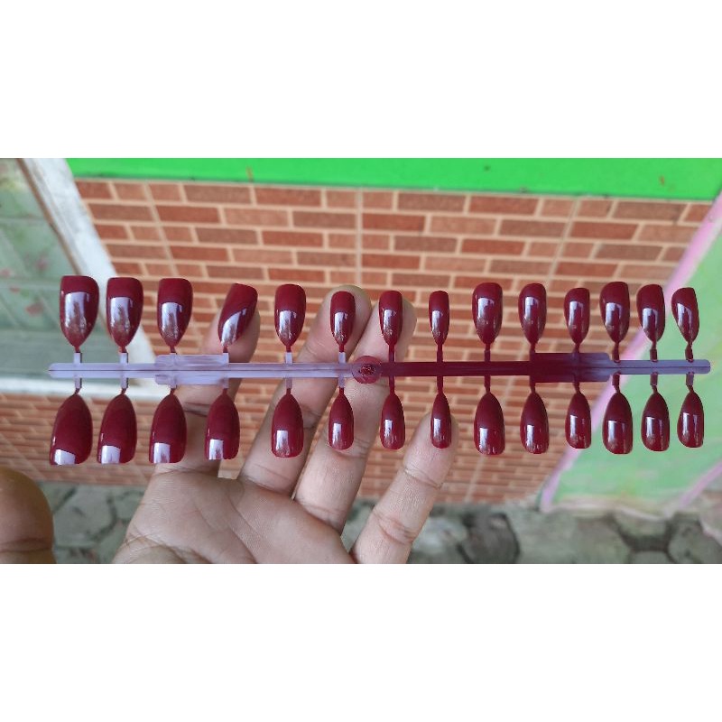 kuku palsu polos maroon