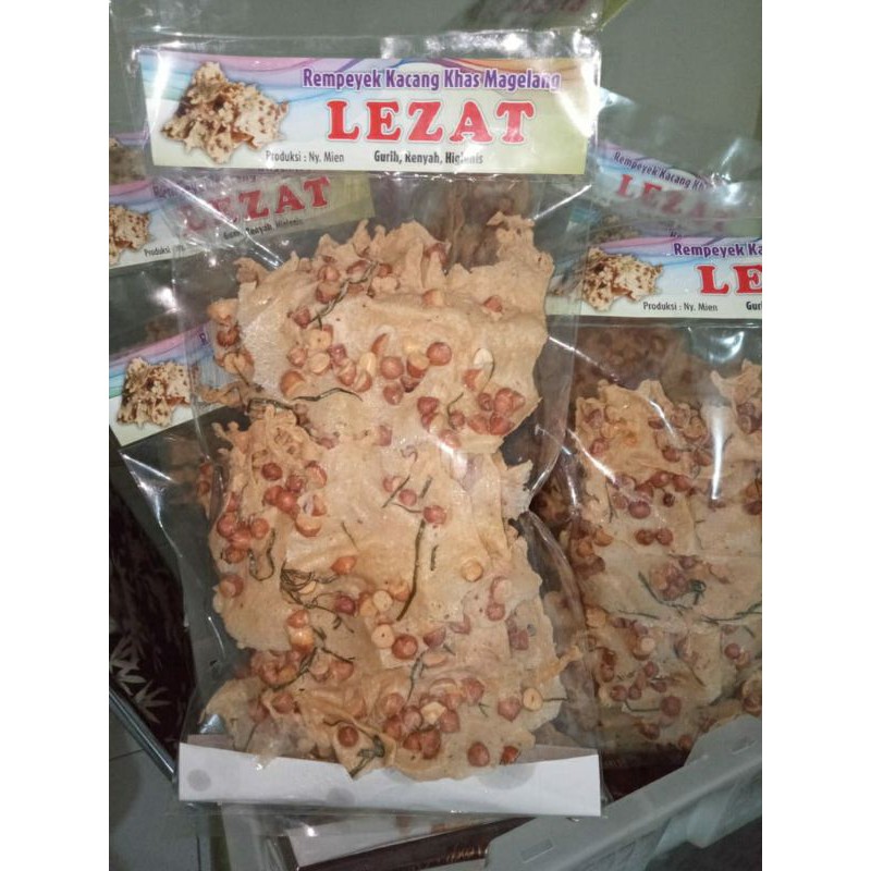 peyek kacang rempeyek kacang LEZAT khas oleh oleh Magelang Jawa Tengah enak gurih renyah no minyak