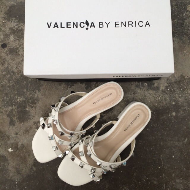 Thorny Mules Valencia by Enrica