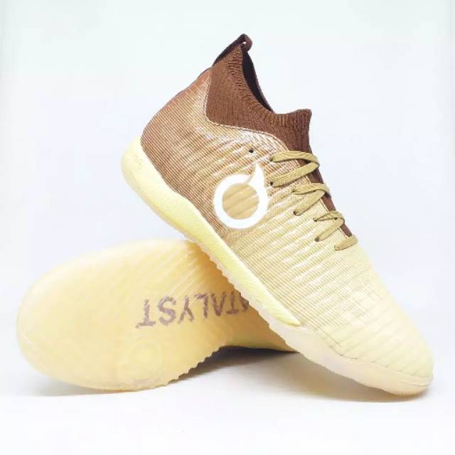 Sepatu Futsal Ortuseight Catalyst Mercury IN Cappuccino