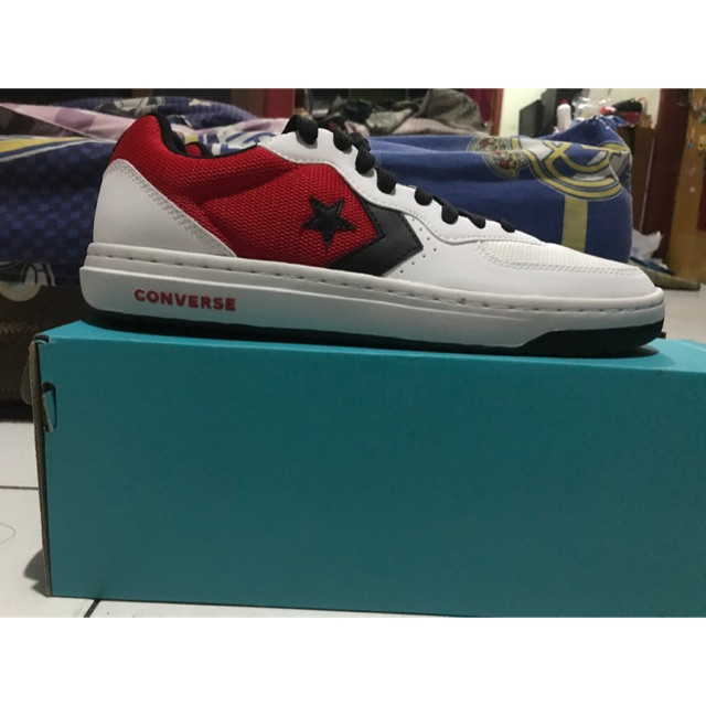 Converse rival ox white