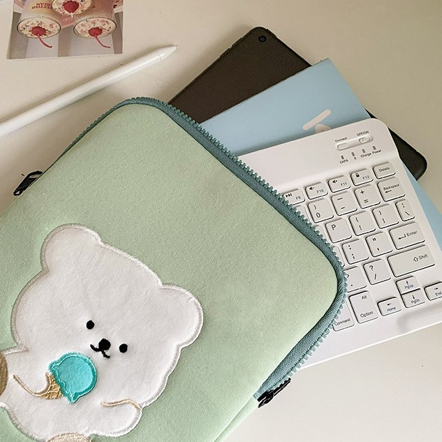 Sleeve Pouch Sarung Tas Bag Case Ipad Tab Tablet Macbook Air Pro Laptop Asus Acer Lenovo HP Huawei 11 12 13 14 15 inch Motif Gambar Beruang Bear Warna Hijau Lucu Cute Murah Korean Model