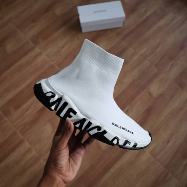 Balenciaga speed trainer graffiti white