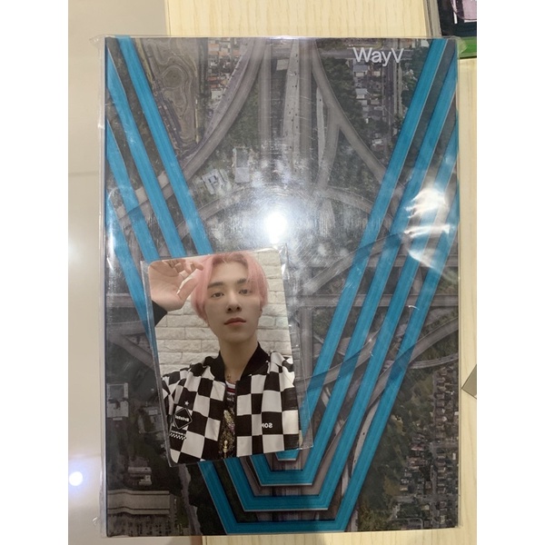 [booked] pc lucas stranger ver + pc hendery hitchhiker ver + album kickback wayv (stranger ver)