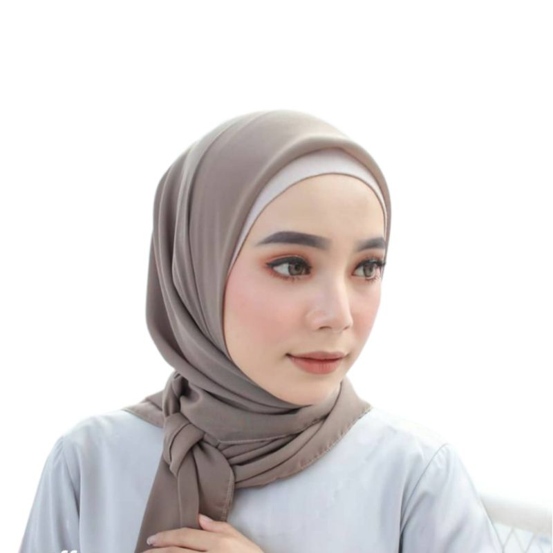 Hijab Kerudung Segiempat Bella Square Jilbab Bela  Polycotton