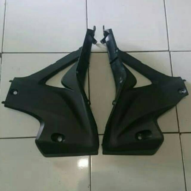 Sayap body bawah revo Fit karbu 2011-2012