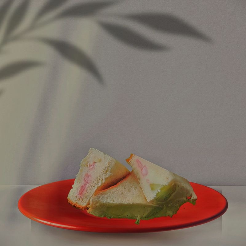 

Yogurt Fruits Sandwich