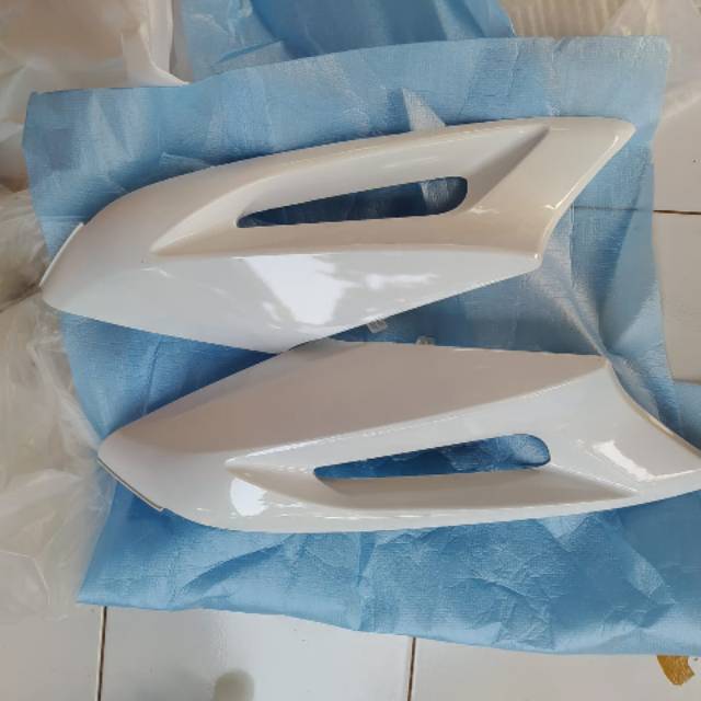 Cover body sayap tengah Honda Blade lama