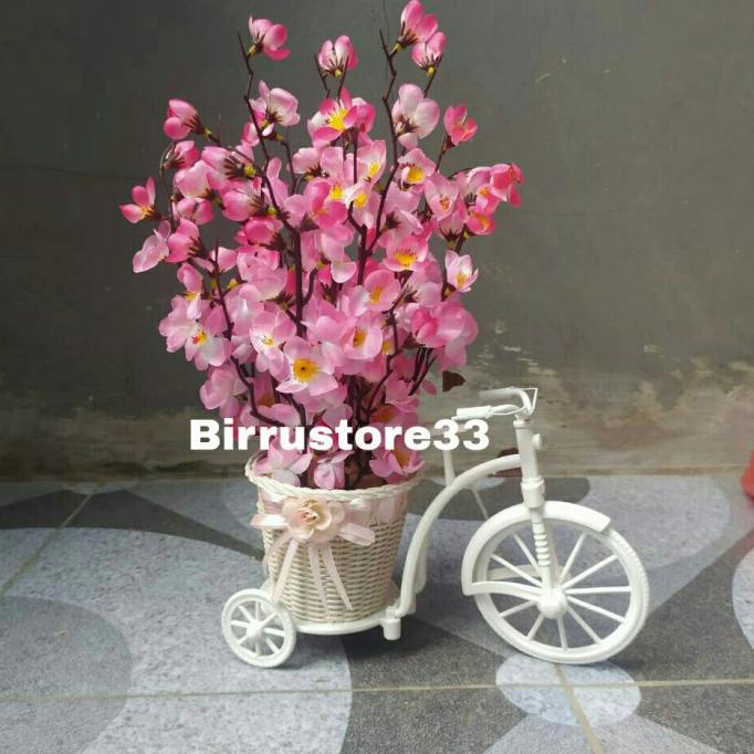 bunga sakura plastik- hiasan meja- hiasan imlek- sepeda hias mini
