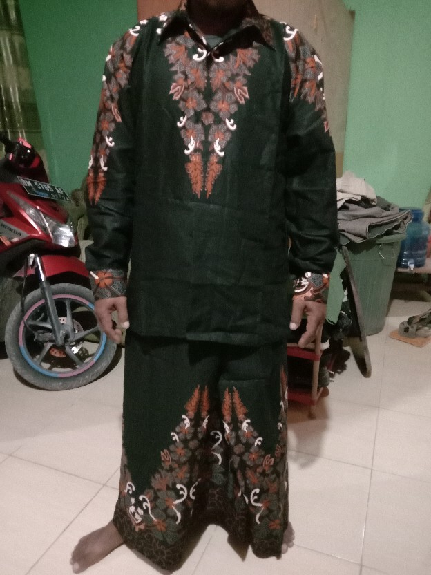 Setelan Sarung Batik Kemeja Batik Solo Modern Motih Ahwan Hitam Batik Solo