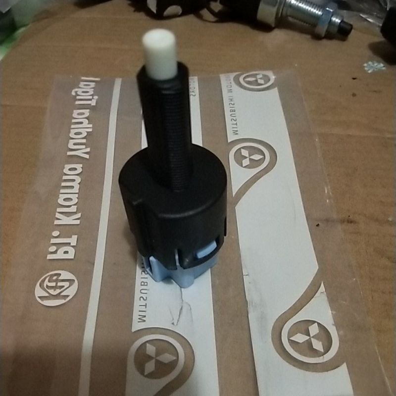 SWITCH REM MITSUBISHI MIRAGE 2015-2017 STOP SWITCH MIRAGE