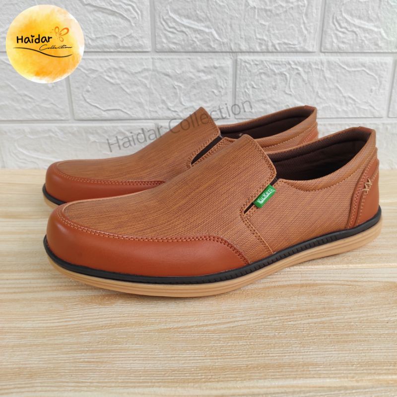 Sepatu Pria Kulit Sintetis Premium Slip On Kasual Cowok Kerja Lentur  Original Sol Karet