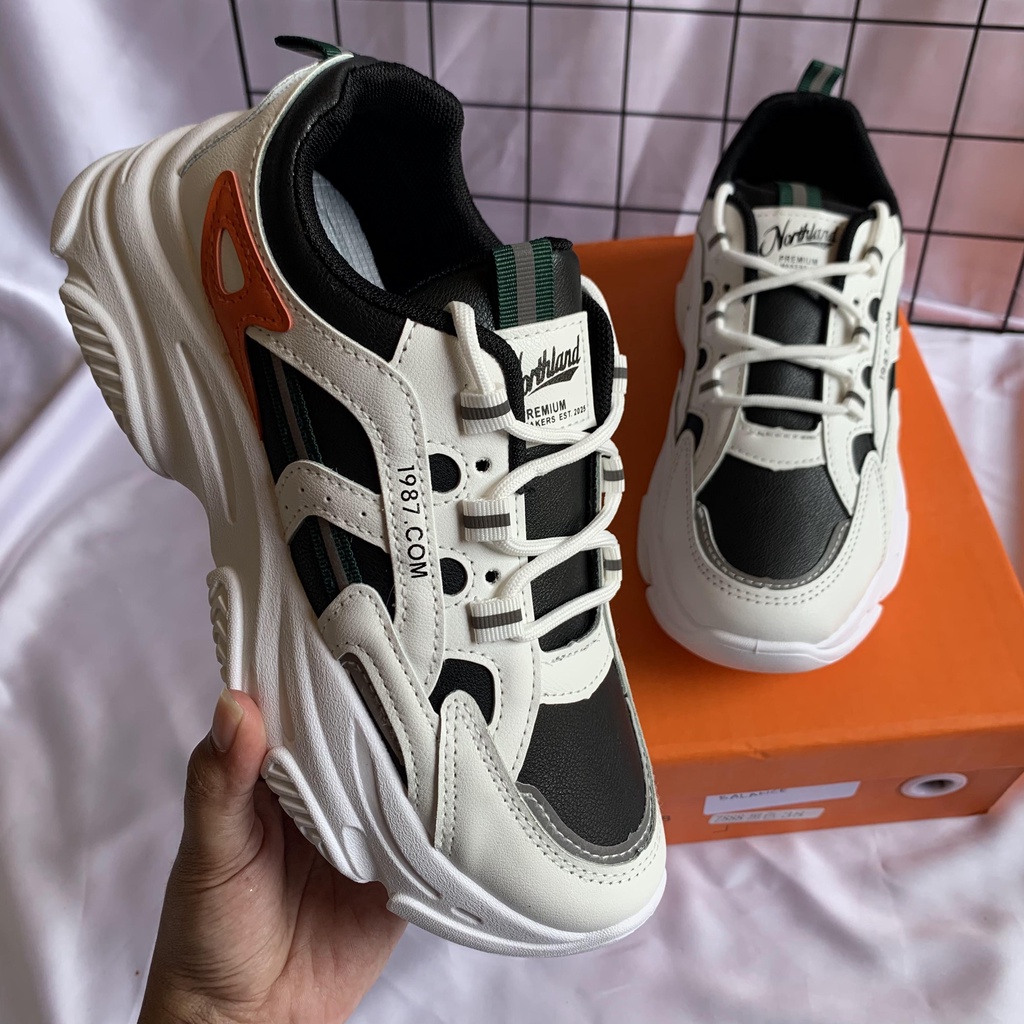 Sepatu putih polos import sol tebal tali Olahraga Casual Sneakers Shoes Sepatu Wanita luas perempuan Fashion Import Korea North Land Sneakers termurah import chinna SEPATU WANITA FASHION SP-081 MODEL KOREA SEPATU SNEAKER IMPORT Sepatu Sneakers Wanita Spor