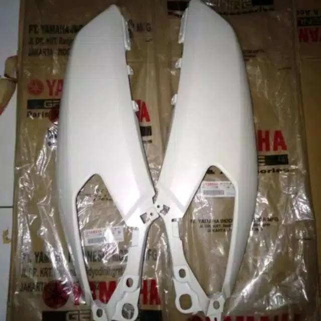 COVER BODY BELAKANG NMAX OLD PUTIH KANAN KIRI ORIGINAL YGP