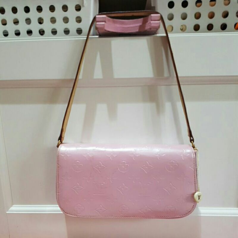 Preloved shoulder bag baby pink Lv