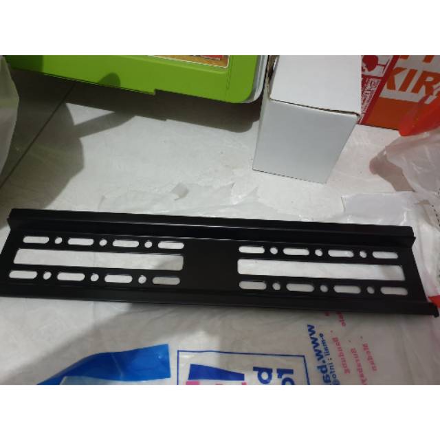 Bracket TV 32 inchi 55 inchi Hitam Kualitas Bagus Murah Nego