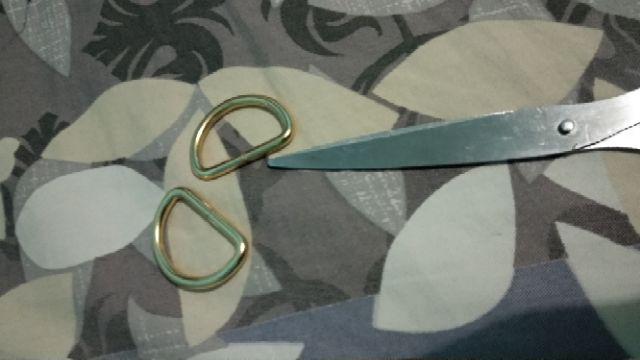 Ring D 25 Mm Tebal 3 Mm Warna Emas Muda