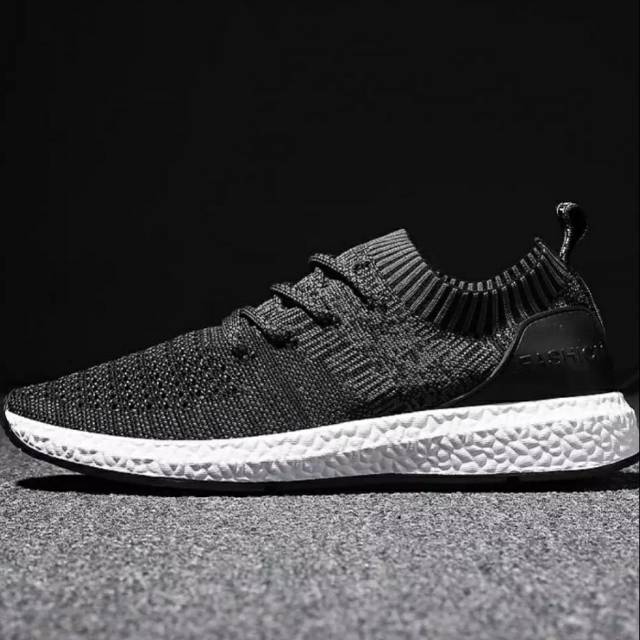 Pennay Sepatu Sneakers Pria Import