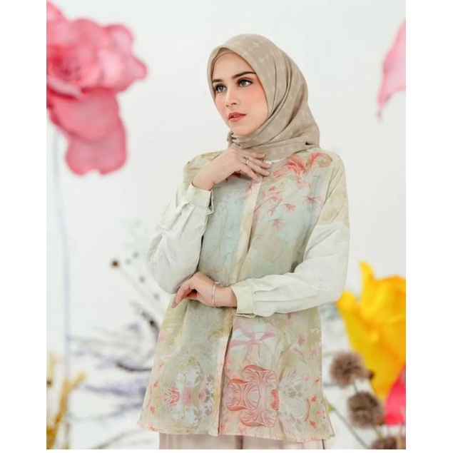 New❣Valvia Top Ria Miranda X Buttonscarves Xanadu Series