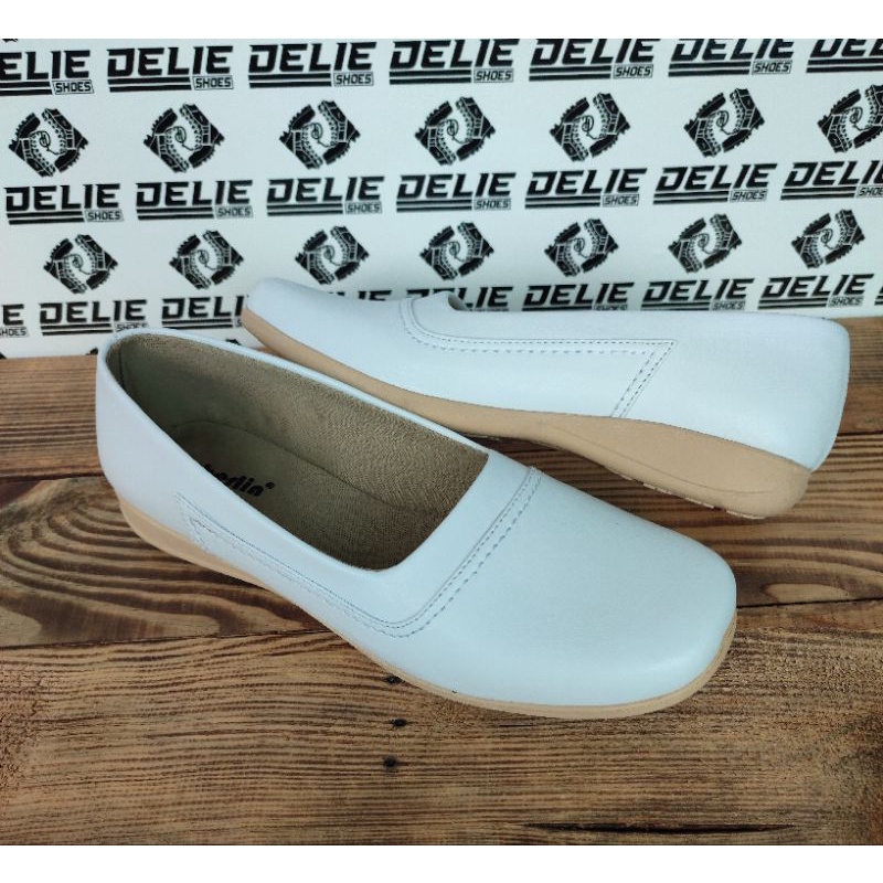 Sepatu wanita akper putih/Sepatu pantofel wanita perawat plat shoes