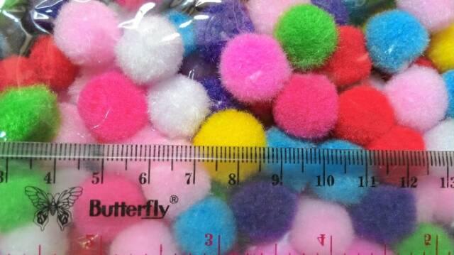 Isi 100 pompom polos warna warni ukuran 1,5 cm