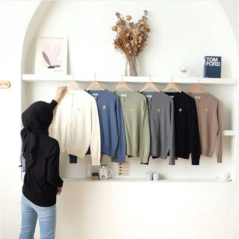 Jardin Blanc et Noir Kawa Cardi Aeri Ponya Cardigan Sweater Hijabnueta Nueta