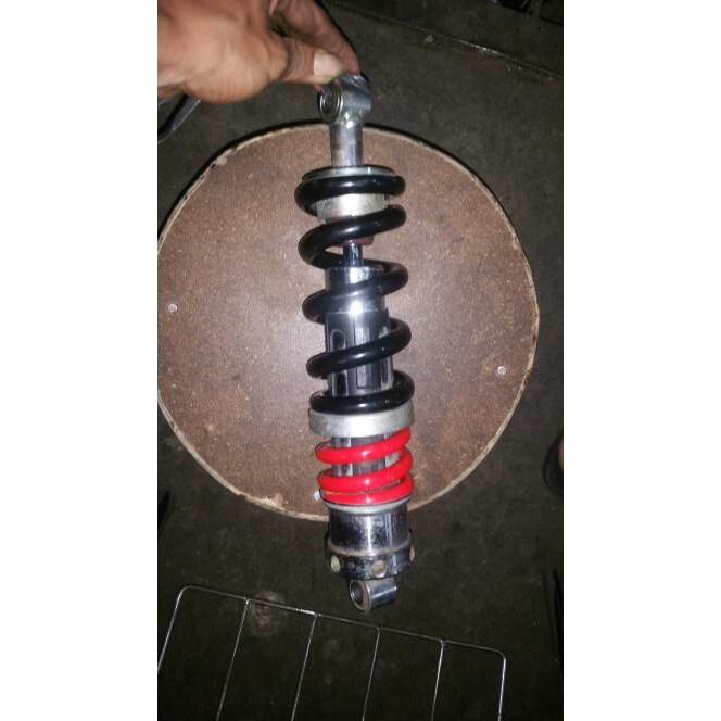 Shock Belakang New Megapro Monoshock