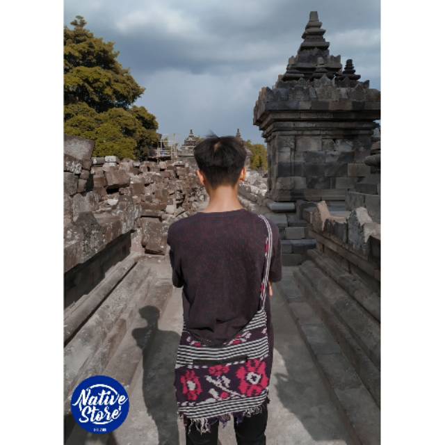 Tas selempang tenun
