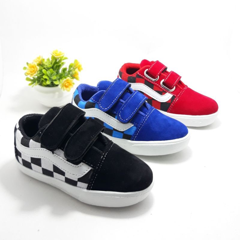 sepatu sneakers anak / sepatu anak sneakers / sepatu anak catur hitam