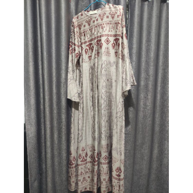 Preloved Kambera Dress Wearing Klamby