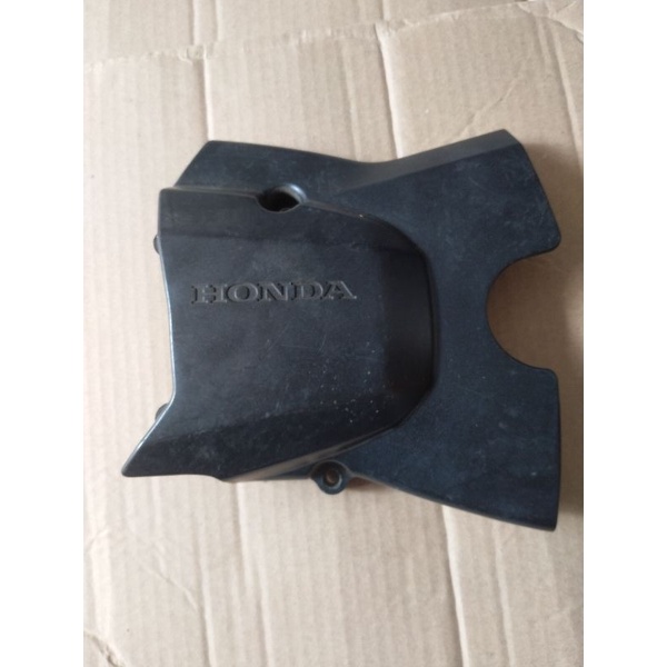 Tutup gear cover gear rantai depan supra x 125 helm in original